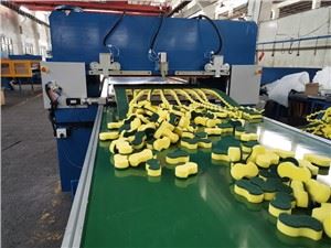 Automatische Schwammschneidemaschine